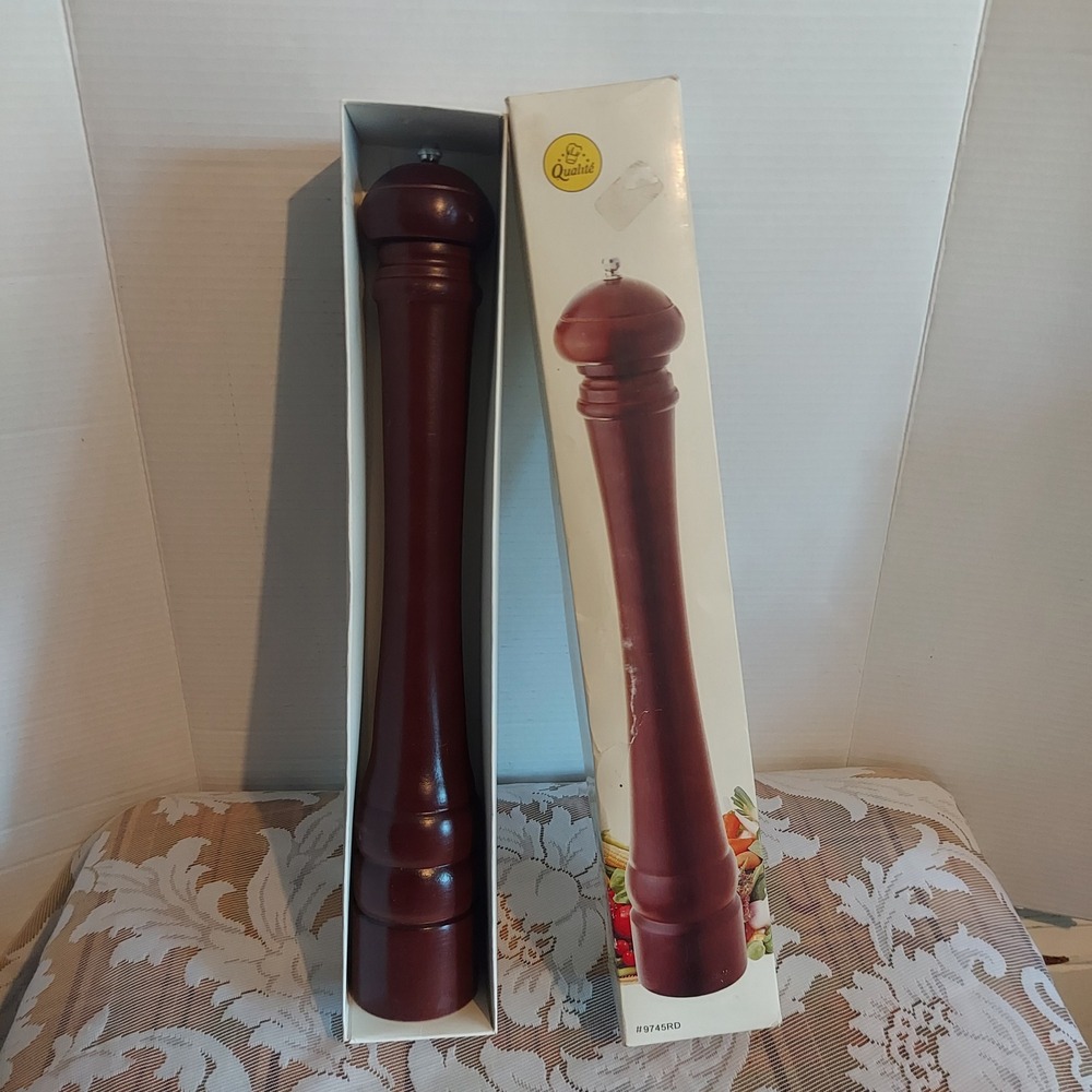 Qualite 18 Inch Birch Wood Pepper Mill Walnut Finish Adjustable Grinder 9745RD